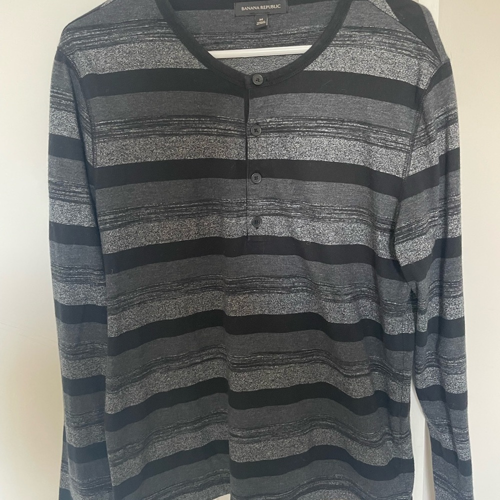 Banana Republic Black and Gray Long Sleeve Tee